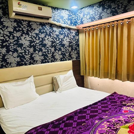 Hotel Greenwood Ahmedabad Eksteriør billede