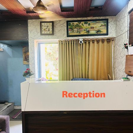 Hotel Greenwood Ahmedabad Eksteriør billede