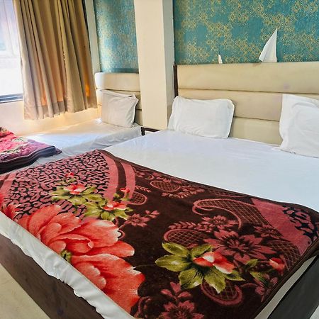Hotel Greenwood Ahmedabad Eksteriør billede