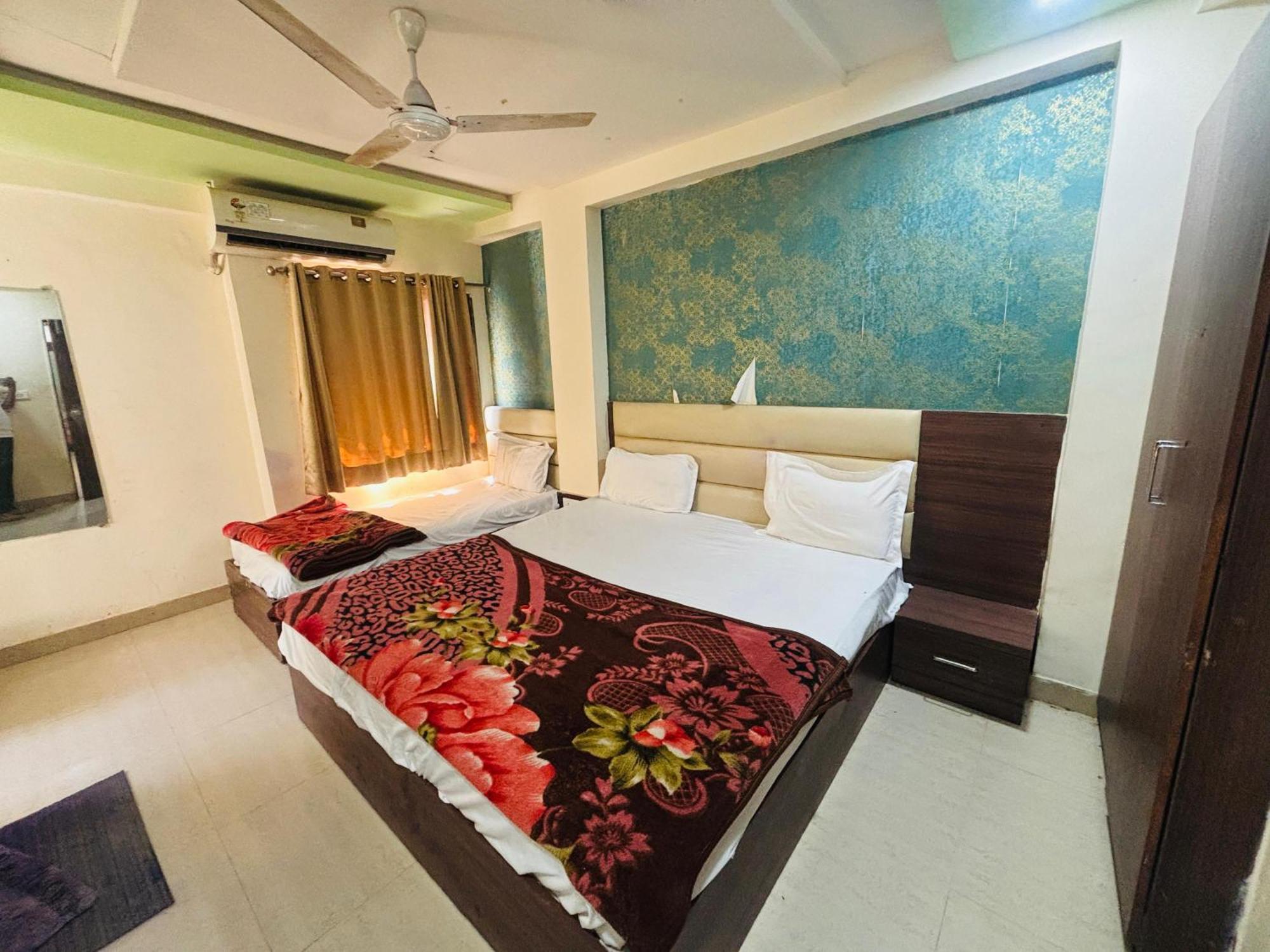 Hotel Greenwood Ahmedabad Eksteriør billede