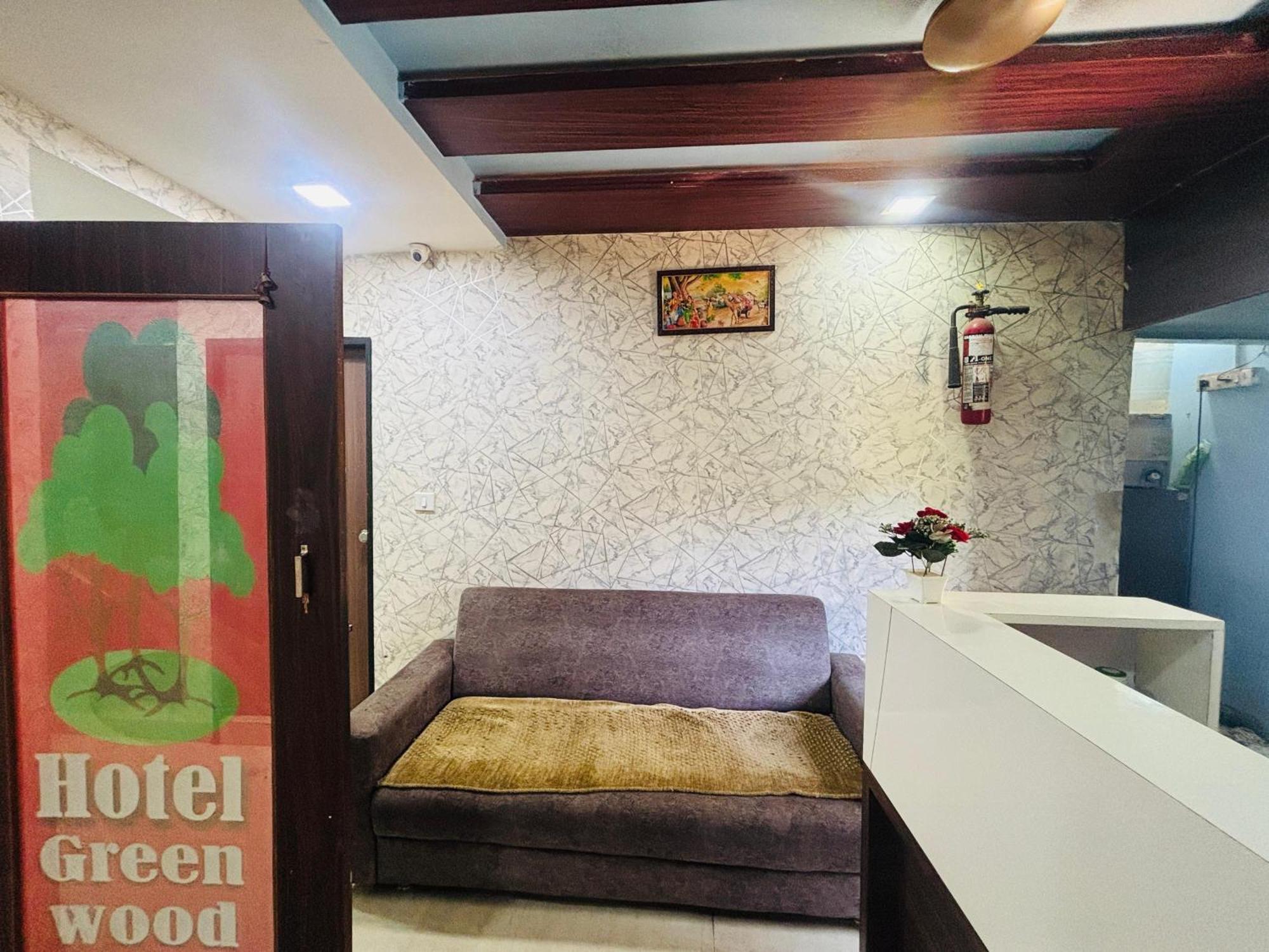 Hotel Greenwood Ahmedabad Eksteriør billede